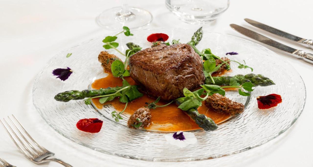 Victor'S Residenz-Hotel Schloss Berg Nennig Bagian luar foto A steak prepared sous-vide
