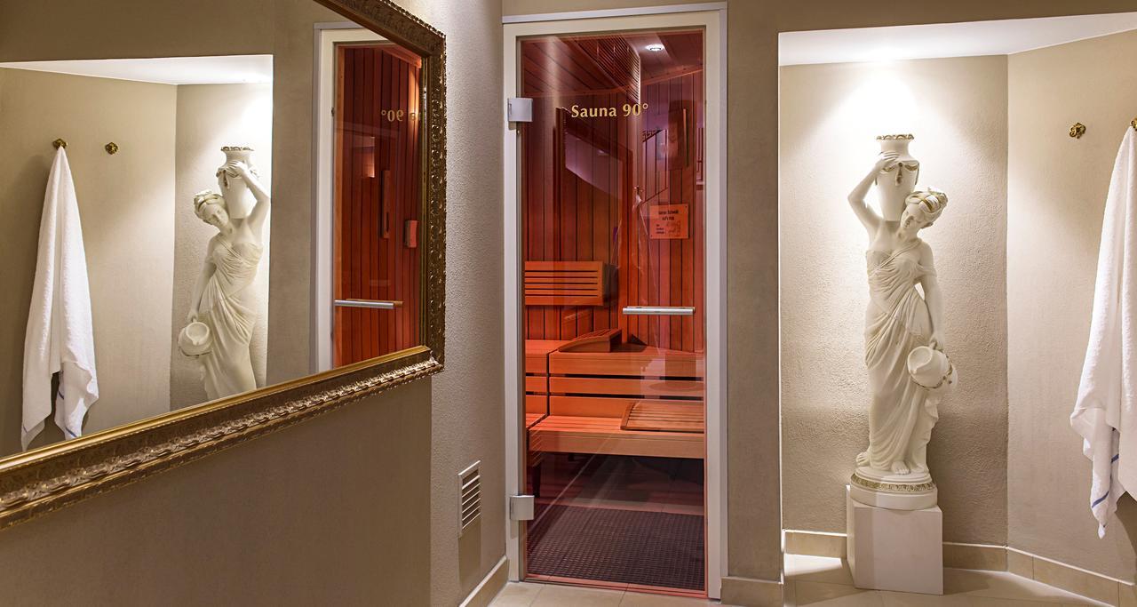 Victor'S Residenz-Hotel Schloss Berg Nennig Ruang foto Sauna