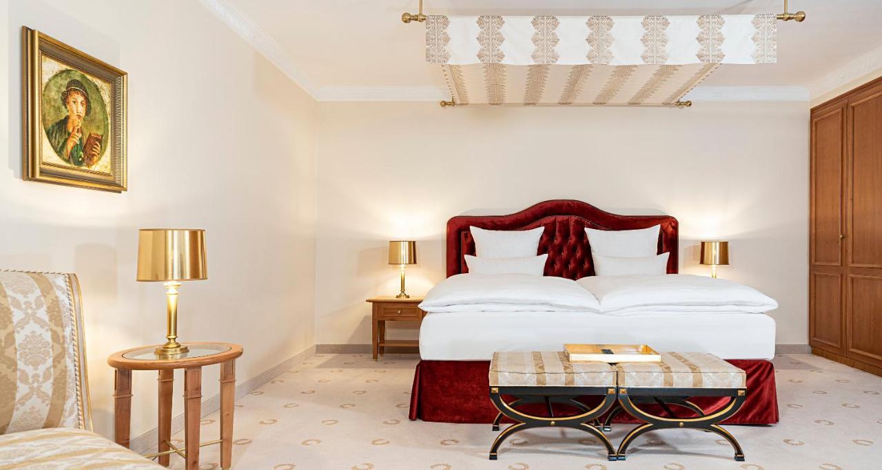 Victor'S Residenz-Hotel Schloss Berg Nennig Bagian luar foto